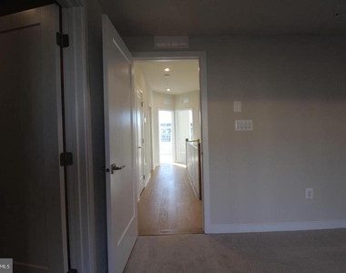 22383 Roanoke Rise Terrace - Photo Thumbnail 27