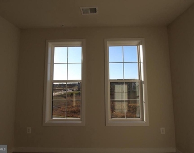 22383 Roanoke Rise Terrace - Photo Thumbnail 38