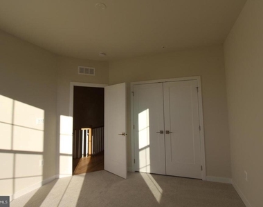 22383 Roanoke Rise Terrace - Photo Thumbnail 33