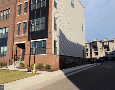 22383 Roanoke Rise Terrace - Photo Thumbnail 1