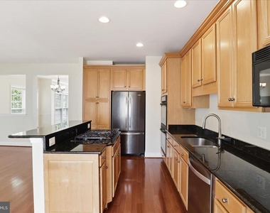 21927 Bayard Terrace - Photo Thumbnail 15