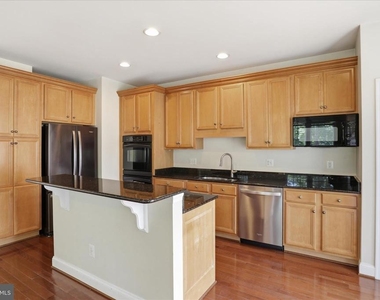 21927 Bayard Terrace - Photo Thumbnail 14