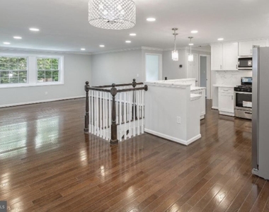 3825 Larchwood Road - Photo Thumbnail 7