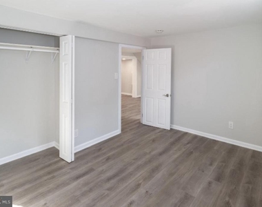 3825 Larchwood Road - Photo Thumbnail 15