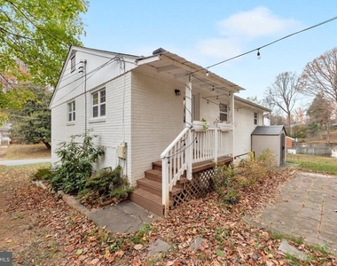 3825 Larchwood Road - Photo Thumbnail 28