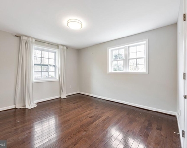 3825 Larchwood Road - Photo Thumbnail 11