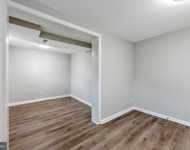 3825 Larchwood Road - Photo Thumbnail 14