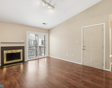 8633 Beekman Place - Photo Thumbnail 3