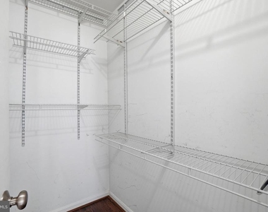 8633 Beekman Place - Photo Thumbnail 20