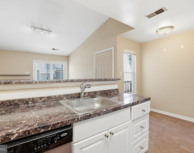 8633 Beekman Place - Photo Thumbnail 12