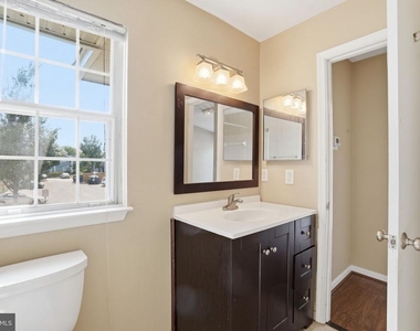 8633 Beekman Place - Photo Thumbnail 15