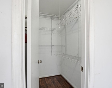 8633 Beekman Place - Photo Thumbnail 21