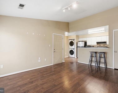 8633 Beekman Place - Photo Thumbnail 7