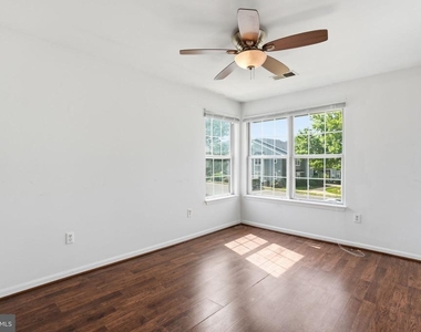 8633 Beekman Place - Photo Thumbnail 16