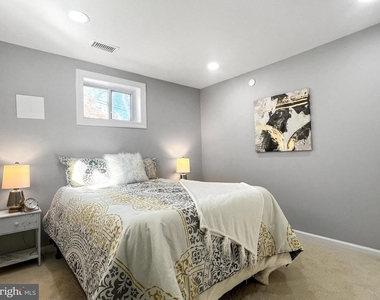 6621 Hallwood Avenue - Photo Thumbnail 30