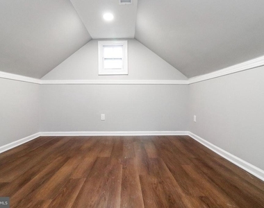 6621 Hallwood Avenue - Photo Thumbnail 18