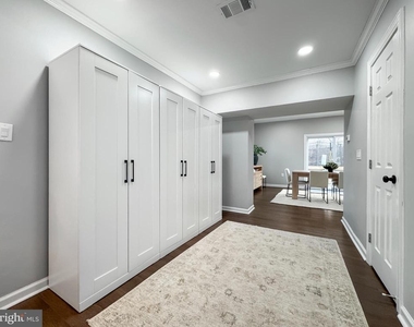 6621 Hallwood Avenue - Photo Thumbnail 9