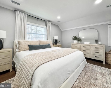 6621 Hallwood Avenue - Photo Thumbnail 16