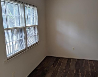 7760 Matisse Way - Photo Thumbnail 2