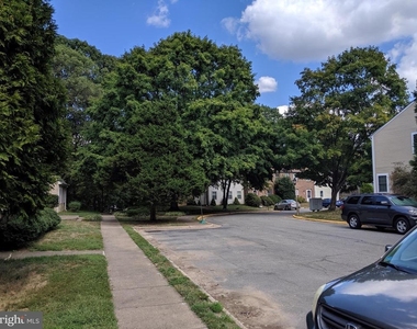 7760 Matisse Way - Photo Thumbnail 20