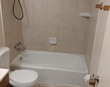 7760 Matisse Way - Photo Thumbnail 14