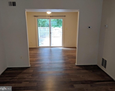 7760 Matisse Way - Photo Thumbnail 5