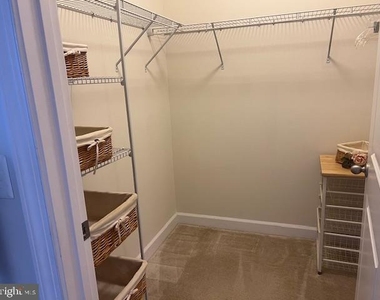 13722 Neil Armstrong Avenue - Photo Thumbnail 10