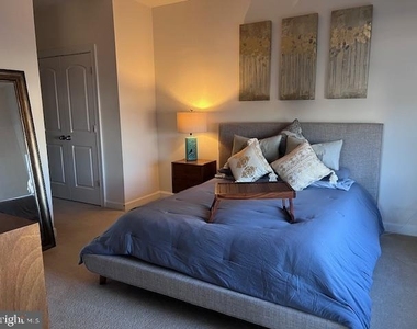 13722 Neil Armstrong Avenue - Photo Thumbnail 9