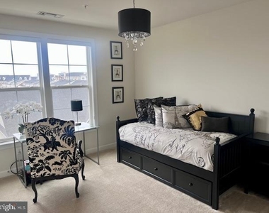 13722 Neil Armstrong Avenue - Photo Thumbnail 7