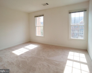 1781 Dawson Street - Photo Thumbnail 10