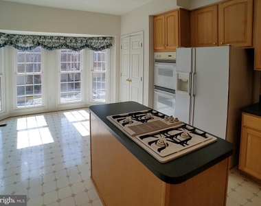 1781 Dawson Street - Photo Thumbnail 3