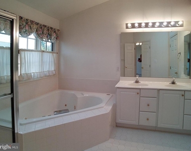 1781 Dawson Street - Photo Thumbnail 8