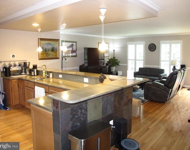 9031 Blarney Stone Drive - Photo Thumbnail 4