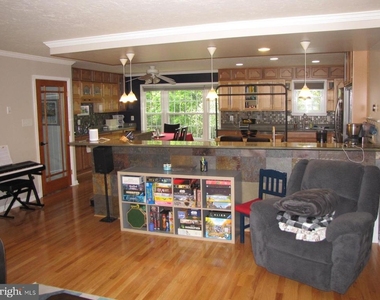 9031 Blarney Stone Drive - Photo Thumbnail 7
