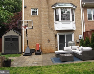 9031 Blarney Stone Drive - Photo Thumbnail 20