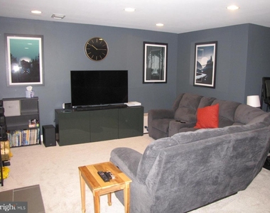 9031 Blarney Stone Drive - Photo Thumbnail 16