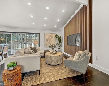 1717 Valley Avenue - Photo Thumbnail 1
