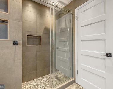 1717 Valley Avenue - Photo Thumbnail 10
