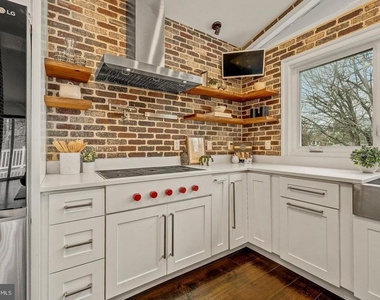 1717 Valley Avenue - Photo Thumbnail 6