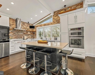 1717 Valley Avenue - Photo Thumbnail 5