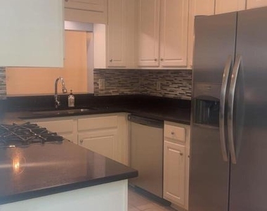 12617 Fair Crest Court - Photo Thumbnail 4