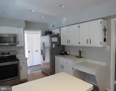 11903 Latigo Lane - Photo Thumbnail 14