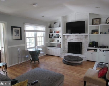 11903 Latigo Lane - Photo Thumbnail 12