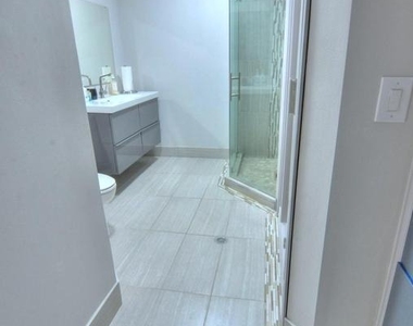4304 Silas Hutchinson Drive - Photo Thumbnail 25