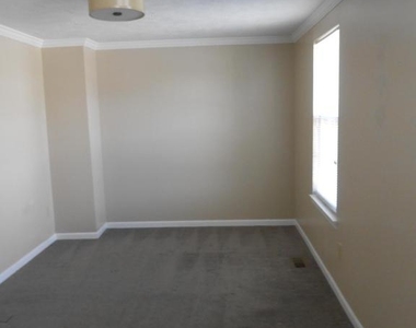 131 Township Court - Photo Thumbnail 12