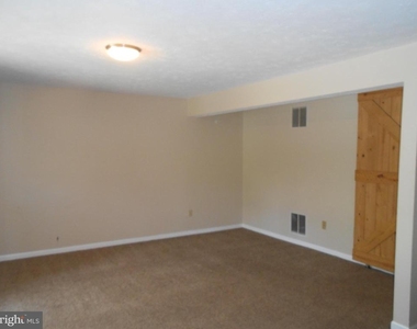 131 Township Court - Photo Thumbnail 3