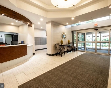 1225 Martha Custis Drive - Photo Thumbnail 9