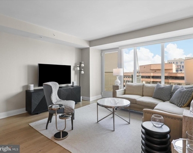 925 N Fairfax Street - Photo Thumbnail 11