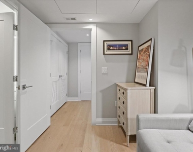 925 N Fairfax Street - Photo Thumbnail 16