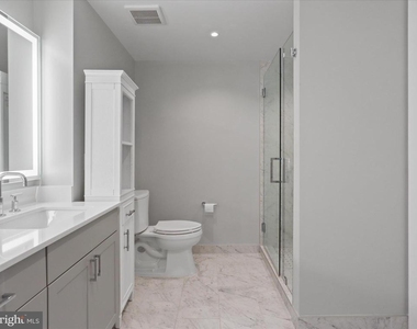 925 N Fairfax Street - Photo Thumbnail 22
